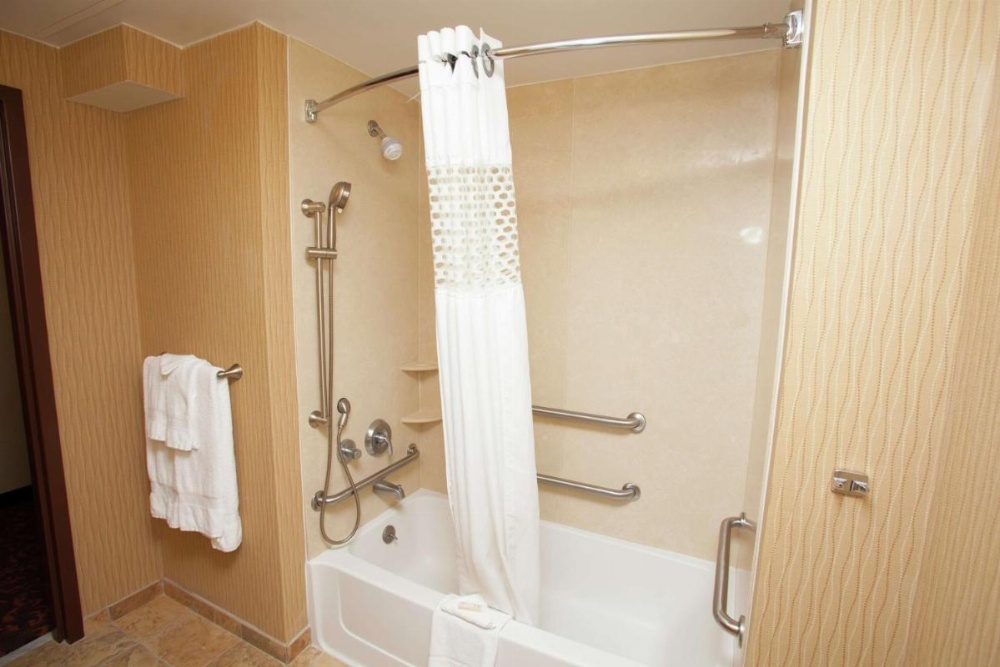 Room image 4